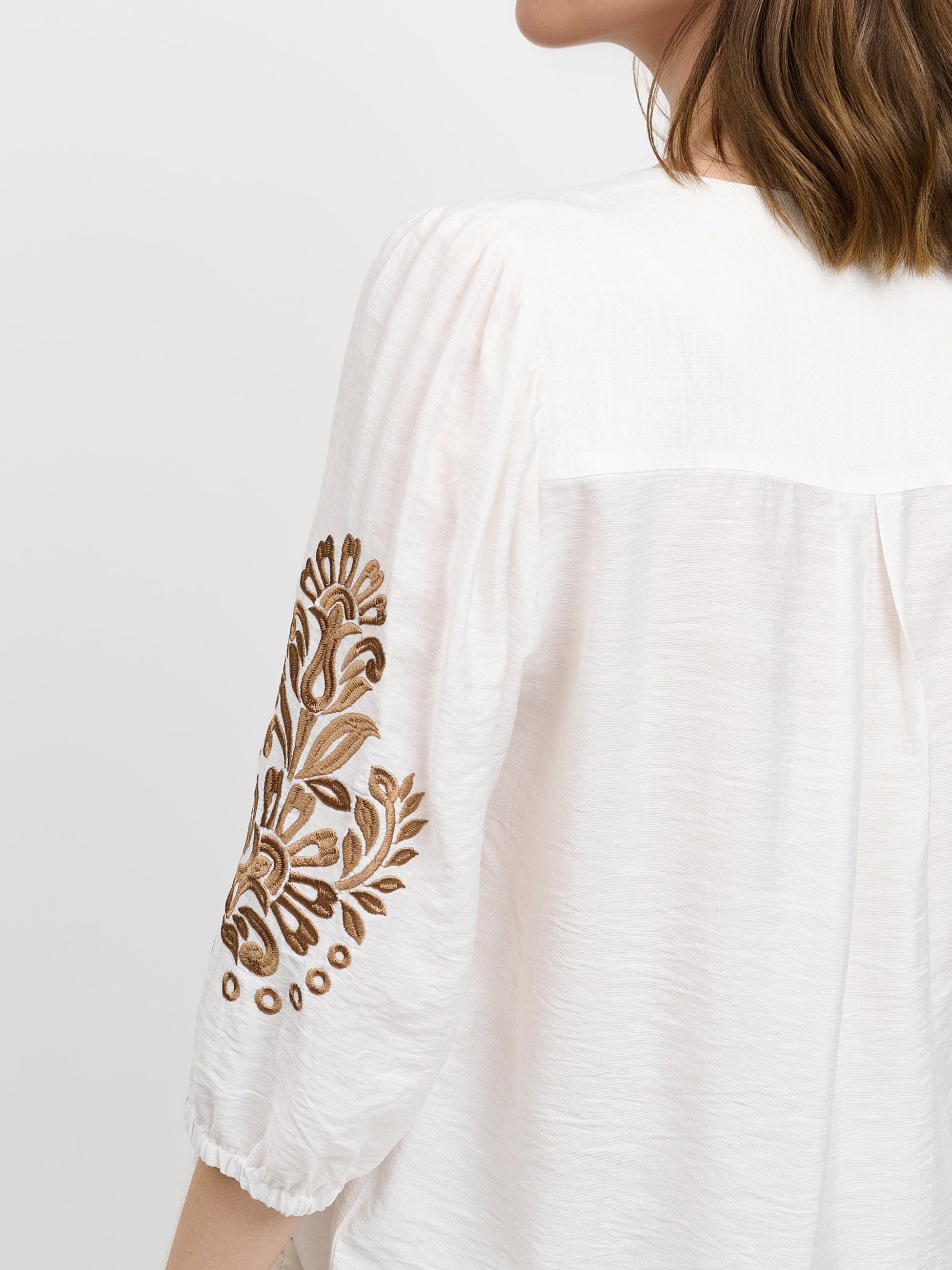 Bluse - Råhvid - Broderie Detalje
