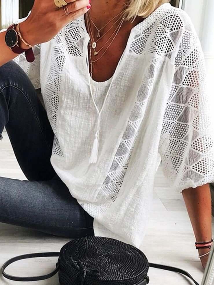 Fiora™ Amara Ajourbluse med Pompondetaljer - Sort